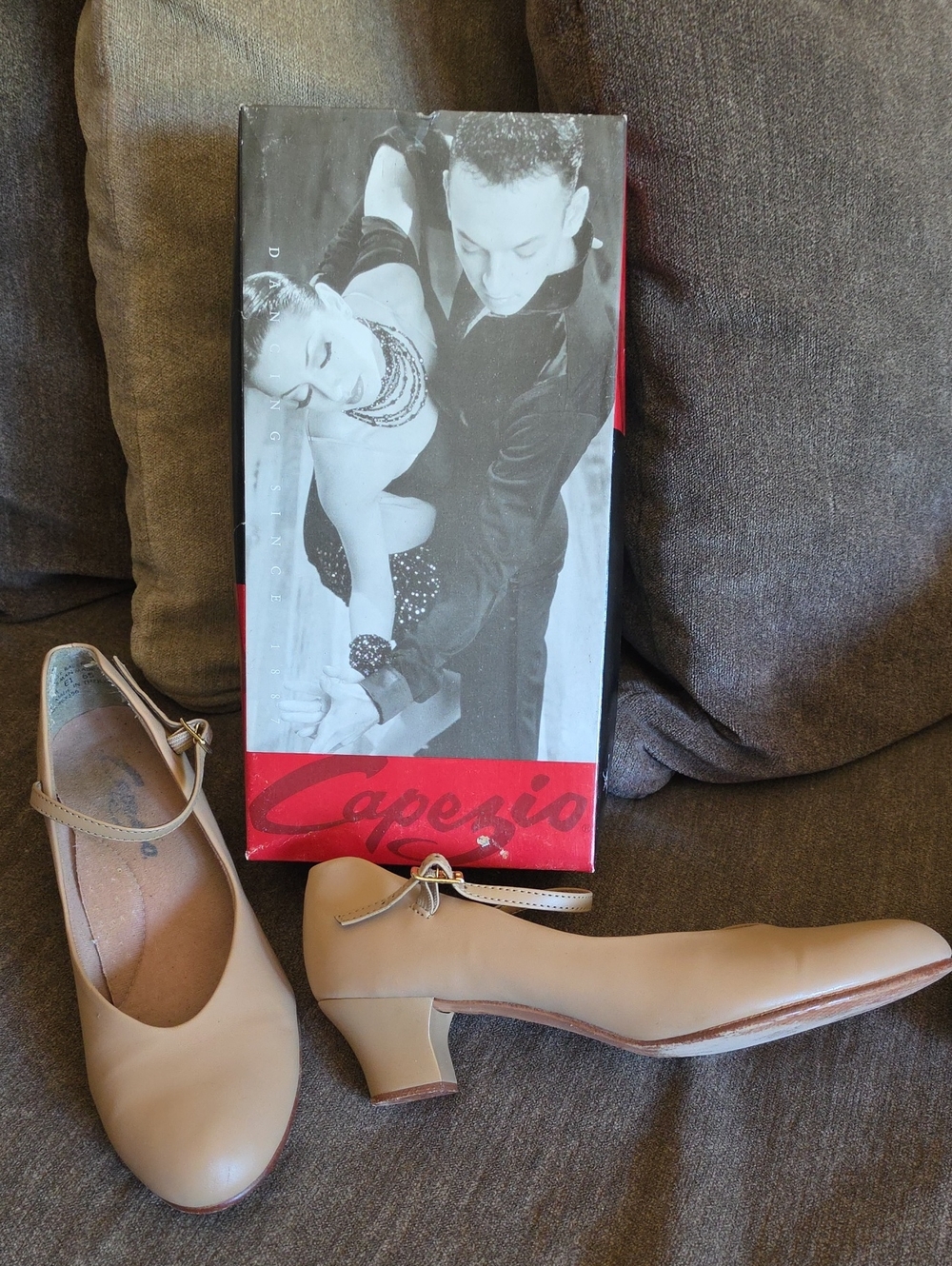 Capezio Women's Beige Tap Jr. Footlight Heels with Ankle Strap Dance Shoes